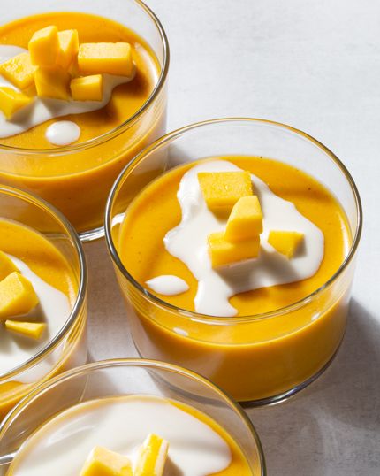 Mango Pudding Recipe, Puding Mangga, Peach Jello, Creamy Fudge, Biscuit Pudding, Mango Dessert Recipes, Mango Mousse, Mango Pudding, Mango Dessert