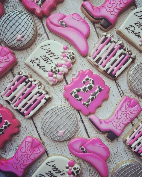 21 Birthday Cake Ideas For Her, Cowgirl Cookies, 21st Birthday Themes, Rodeo Birthday Parties, 21st Bday Ideas, Western Birthday Party, Rodeo Party, Cookie Cake Birthday, Rodeo Birthday