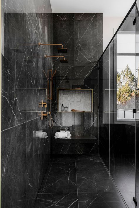 Qt Hotel, Black Marble Bathroom, Black Marble Tile, Black Tile Bathrooms, Gold Bathroom Decor, Black And Gold Bathroom, Bathroom Design Black, Marble Showers, Bad Inspiration