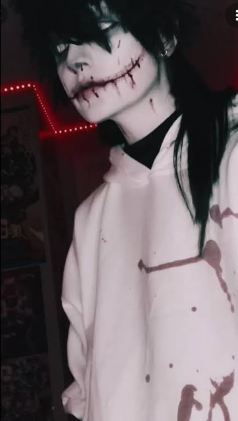 Emo Halloween Costumes, Jeff The Killer Cosplay, Jeffrey Woods, All Creepypasta Characters, Creepypasta Cosplay, Creepy Smile, Creepypasta Funny, Creepypasta Cute, Laughing Jack