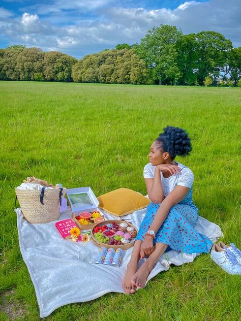 Summer picnic, black girl, high puff, green scenery Picnic Outfits Black Women, Picnic Outfit Aesthetic, Spring Picnic Outfit, Picnic Date Outfit, Picnic Pics, Picnic Date Outfits, Cottagecore Picnic, Picnic Photo Shoot, Picnic Pictures