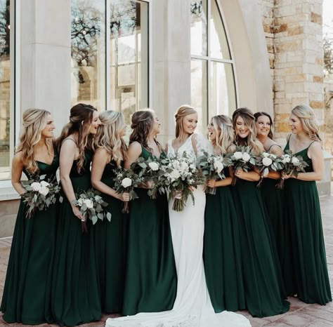 Emerald Bridesmaids, Bridesmaid Dress Color Schemes, Hunter Green Bridesmaid Dress, Emerald Wedding Colors, Emerald Green Wedding Theme, Hunter Green Wedding, Dark Green Wedding, Dark Green Bridesmaid Dress, Emerald Green Wedding