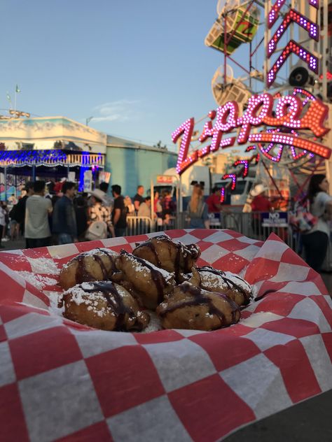 Fried Oreos Aesthetic, Fair Food Astethic, Carnival Food Stand Aesthetic, Fair Foods Carnival Eats, State Fair Aesthetic, County Fair Food, Amusement Park Food, Cookout Theme, Theme Park Food