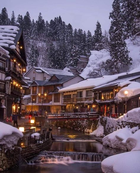 Ginzan Onsen Winter, Ginzan Onsen, Onsen Japan, Minecraft Village, Japanese Hotel, Japan Christmas, Japan Landscape, Christmas Wallpapers, Japan Aesthetic