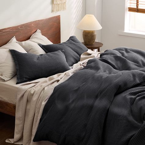 Dark Bedding, Textured Duvet Cover, Cozy Bedding Sets, Textured Duvet, Black Duvet, Grey Duvet, Chicago Apartment, Black Sheets, Black Duvet Cover