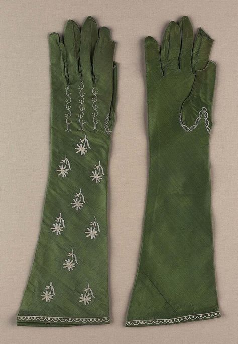 Regency Gloves, Prom 2015, Museum Of Fine Arts Boston, Century Dress, Regency Fashion, Vintage Gloves, Century Clothing, Costume Collection, Silk Ribbon Embroidery