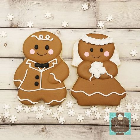 Gingerbread Wedding Cookies, Gingerbread Bride And Groom Cookies, Gingerbread Bride And Groom, Wedding Christmas Cookies, Christmas Wedding Cookies Decorated, Gingerbread Chapel, Gingerbread Wedding, Winter Wonderland Wedding Cakes, Wedding Cookies Decorated