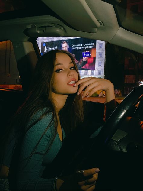 Nightime Car Photoshoot, Insta Car Pics Night, Selfie In Car Night, Car Photoshoot At Night, Pictures In Car At Night, In Car Picture Ideas Night, Picture In Car Aesthetic, Pics In Car At Night, Nighttime Picture Ideas