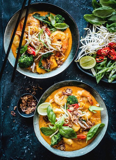 Thai Mat, Laksa Recipe, Laksa Soup, Asian Soup Recipes, Warm Soup Recipes, Thai Fish, Prawn Recipes, Asian Soup, Crispy Tofu