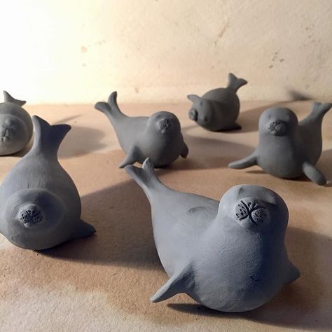 @ceciliaboivie Seal Sculpture, Photo Sculpture, Pottery Animals, Sculptures Céramiques, Keramik Design, Ceramic Bottle, Clay Animals, Pottery Sculpture, Ceramic Gifts