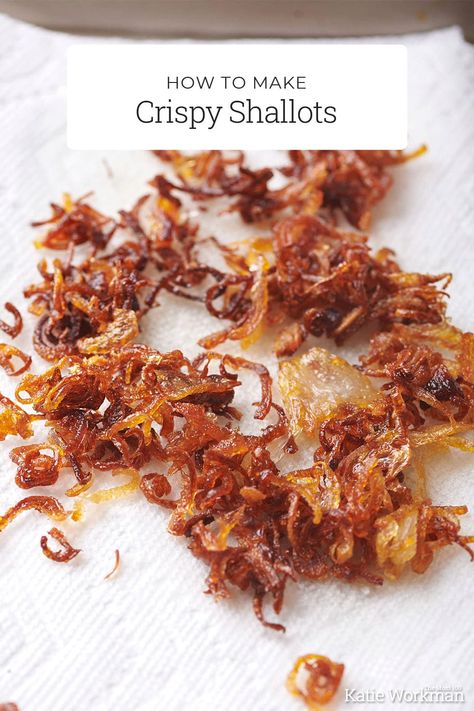 Shallots Recipe, Shallot Recipes, Roast Chicken Recipe, Crispy Shallots, Fried Shallots, Passover Recipes, Crispy Onions, Vegetable Sides, Roast Chicken