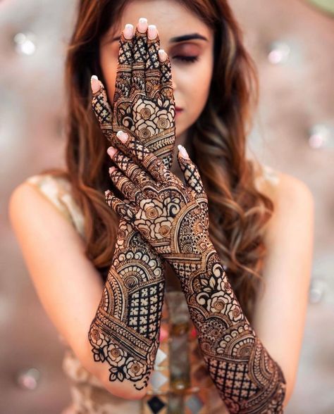 35+ Traditional Mehendi Designs For Every Type Of Bride! | WedMeGood Mehendi Photography Bridal, Mehendi Photoshoot, Bridal Mehendi Designs Wedding, Mehendi Photography, New Bridal Mehndi Designs, Mehendi Outfits, Stylish Mehndi, Stylish Mehndi Designs, Latest Bridal Mehndi Designs