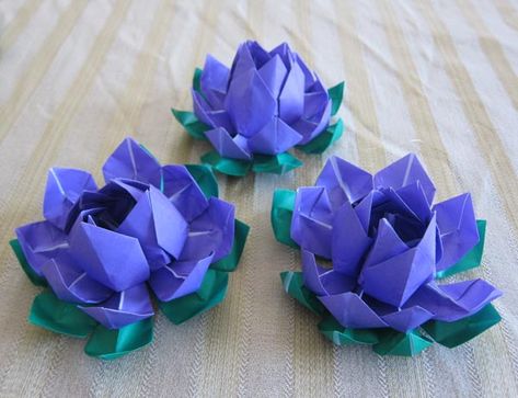 origami lotus Paper Flowers Origami, Origami Lotus, Flowers Origami, Origami Lotus Flower, Courtly Love, Flower Japanese, Beautiful Origami, Make Paper Flowers, Japanese Origami