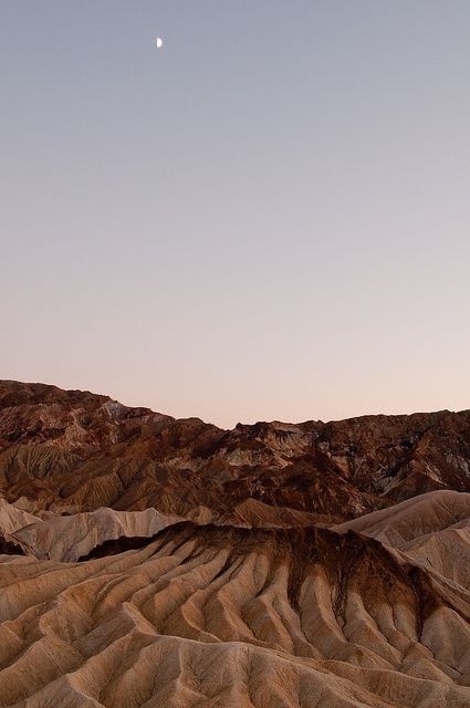 Brown Aesthetic, Boba Fett, In The Desert, Sand Dunes, Nature Aesthetic, Pretty Places, Browning, Aesthetic Backgrounds, Travel Aesthetic