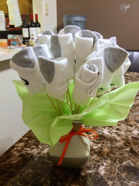 Sock bouquet for my love. Men aren't too receptives to flowers so why not make it useful?! Gifting Flowers, Sock Bouquet, Baskets Ideas, Family Projects, Christmas Basket, Gifts For Hubby, Packing Ideas, For My Love, Moms Crafts