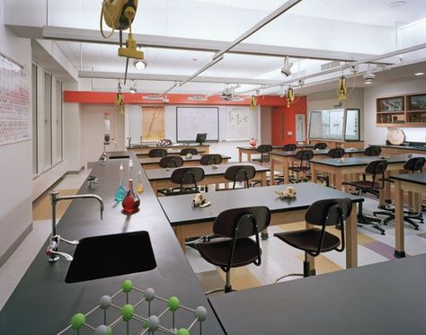 Science Lab High School, Science Classroom Layout, Science Classroom High School, Science Lab Interior Design, Physics Lab Design, Classroom High School Design, School Science Lab Design, High School Layout, High School Interior Design