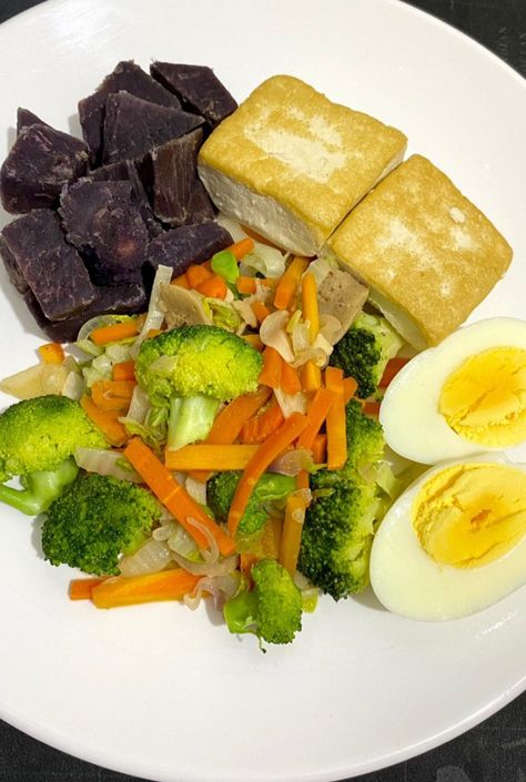 telur, tahu, sayur brokoli wortel, ubi rebus Sayur Brokoli, Sarapan Diet, Salad Sayur, Makanan Rendah Kalori, Menu Sarapan, Menu Diet, Healthy Food Menu, Resep Diet, Healthy Food Inspiration