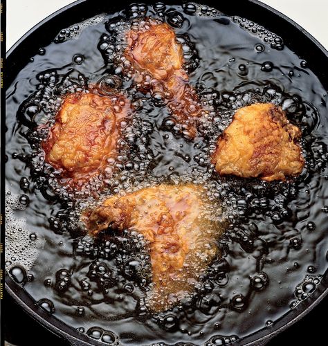 The Best Oil for Frying Is Also the Cheapest Best Oil For Frying, Fried Chicken Recipe Southern, Chicken Adobo, Adobo Recipe, Empanada Recipe, Iron Skillet Recipes, Cast Iron Skillet Recipes, Southern Fried Chicken, Cast Iron Recipes