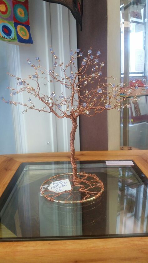 1' Violet Swarovski crystal and recycled copper wire tree. $75, one of a kind. Sculptures Sur Fil, Tree Of Life Crafts, Copper Wire Tree, Copper Wire Crafts, Copper Wire Art, Copper Tree, Diy Jewelry To Sell, Wire Tree Sculpture, Copper Crystal