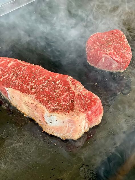 Best Steaks On Blackstone, Steaks On The Blackstone Griddle, Steak On Blackstone Grill, Ribeye Steak On Blackstone Griddle, Blackstone Griddle Steak Recipes, Steak On Flat Top Grill, Steaks On A Blackstone Grill, Ribeyes On Blackstone Griddle, Ribeye Steak Recipes Blackstone