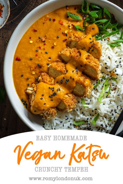 Delicious Vegan Katsu Curry Recipe made with crunchy tempeh 'steaks' and a flavoursome homemade katsu curry sauce. #katsu #vegan #recipe #tempeh Katsu Curry Sauce, Vegan Katsu, Vegan Katsu Curry, Katsu Curry Recipe, Katsu Curry Recipes, Katsu Recipes, Resep Vegan, Vegan Japanese, Vegan Curry Recipes