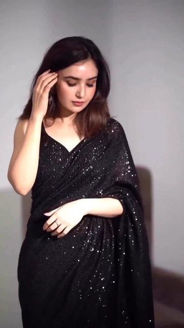 Indian Outfit Ideas, Black Net Saree, Saree Casual, Reception Saree, Sarees For Girls, Sequence Embroidery, Lehenga Designs Simple, Fashionable Saree Blouse Designs, Fancy Sarees Party Wear