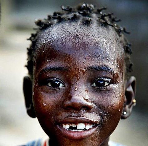 People Smiling, 100 Heads, Marcus Garvey, Kids Around The World, Black Children, We Are The World, Jolie Photo, People Of The World, Interesting Faces