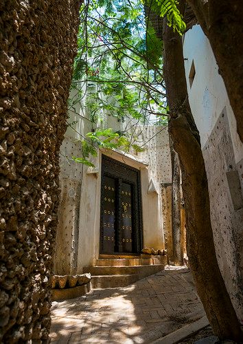 Entrance Of A Swahili House, Lamu County, Shela, Kenya | Flickr Lamu Doors Kenya, Swahili House Design, Swahili Aesthetic, Swahili House, Swahili Architecture, Swahili Coast, Lamu Island, Lamu Kenya, Blk Art