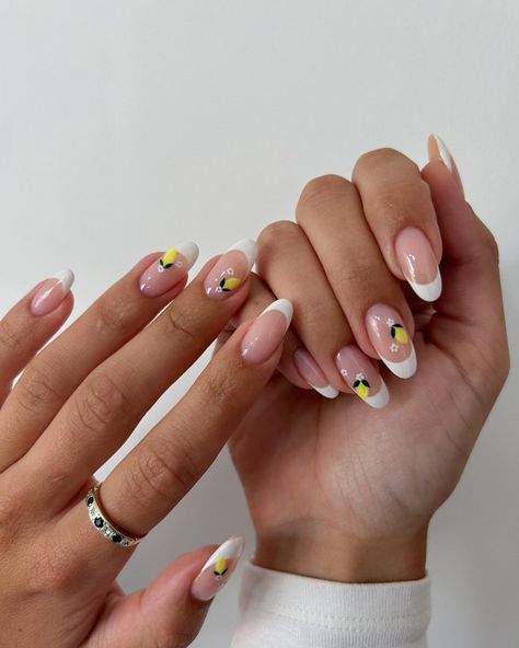 French tip nails with lemon accents, summer holiday nails French Tip Nails Elegant, Nails Lemon, Italy Nails, Summer Holiday Nails, Magenta Nails, Checkered Nails, Minnie Mouse Nails, Nails Elegant, French Tip Nail Designs