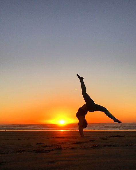 Yoga/Gymnastics Sunset Session  Clam Beach, McKinleyville CA  #gymnastics #yoga #dance #sunset #beach #california #fit #fitness #passion #love Preppy Gymnastics Pics, Gymnastics Asethic, Flexible Tricks, Gymnastics Sunset, Preppy Gymnastics, Handstand Aesthetic, Acrobatic Poses, Beach Gymnastics, Sunset Beach California