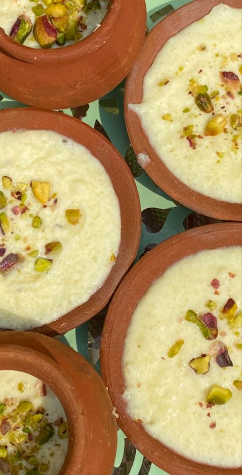 Indian Dessert Aesthetic, Mithai Aesthetic, Indian Sweets Aesthetic, Dessert Indian, Pakistani Sweets, Eid Aesthetic, Nature Picnic, Brown Kid, Indian Fast Food