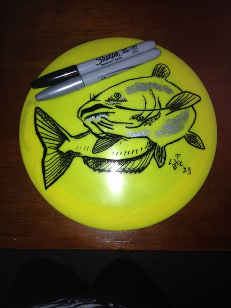 Sharpie marker drawing on a disc golf disc for my friend we call Catfish. Golf Drawing, Sharpie Designs, Jack Daniels Fudge, Globe Bar, Wooden Bar Table, Hidden House, Frisbee Disc, Whiskey Lover Gifts, Whiskey Stones