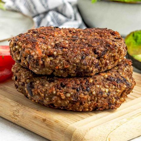 Black Bean Quinoa Burgers - Babaganosh Asparagus Leek Soup, Toddler Meals Picky, Quinoa Burger Recipe, Black Bean Quinoa Burger, Vegetarian Burger Recipe, Recipes With Kidney Beans, Quinoa Burger, Bean Quinoa, Quinoa Recipes Easy