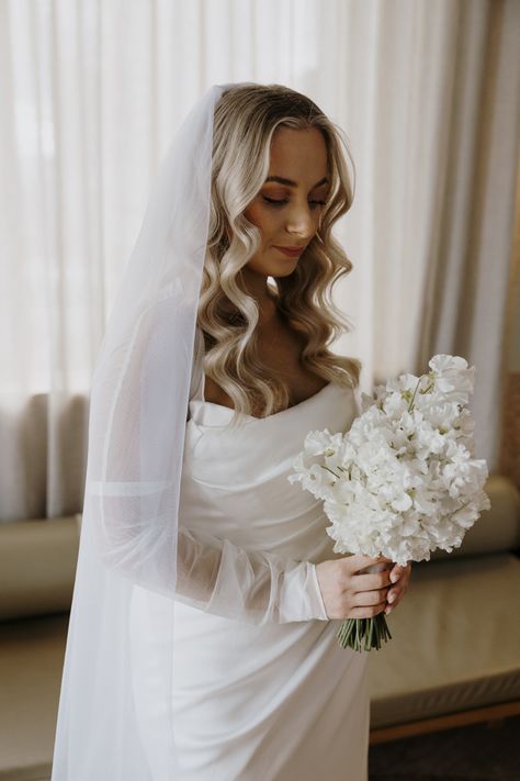 White Sweet Pea Bouquet, Sweet Pea Bouquet Wedding, Sweet Pea Bridesmaid Bouquet, Sweet Pea Bridal Bouquet, Sweet Pea Wedding Bouquet, Sweet Pea Wedding Flowers, White Sweet Pea, Royal Bouquet, Sweet Pea Bouquet