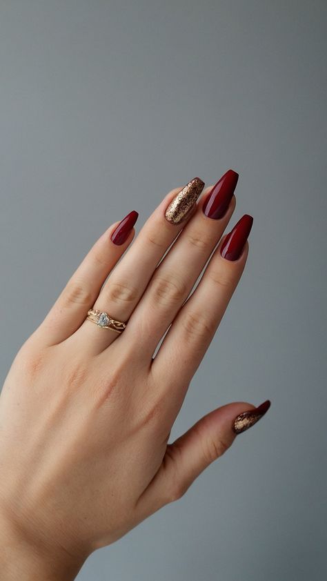 Get inspired by these stunning burgundy nails Dive into our collection of dark red nail designs that feature elegant French tips chic black polish and short acrylic nails Discover classy and sophisticated nail art ideas perfect for any occasion Whether you're into bold designs chic minimalist looks or trendy chrome accents we've got you covered with our top burgundy nail design picks Dark Red Nail Designs, Burgundy Nail Ideas, Nail Shape Chart, Burgundy Nail Polish, Burgundy Nail Designs, Dark Red Nails, Wine Nails, Latest Nail Designs, Nail Pops