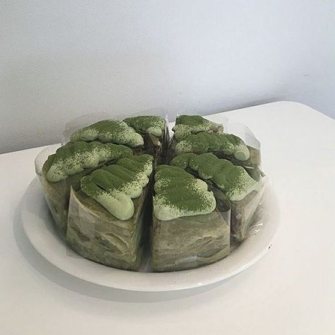 Mint Green Aesthetic, Think Food, Cute Desserts, Greens Recipe, Matcha Green Tea, Puddings, Cafe Food, Green Aesthetic, Pretty Food