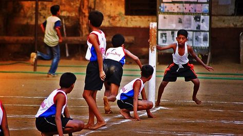 The 18 Harsh Realities of Indian Sport Kho Kho Game, Volleyball Court Backyard, School Days Quotes, Indians Game, Happy Birthday Best Friend Quotes, Running Team, Childhood Games, School Games, Games Images