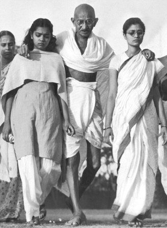 The Thing About Gandhi…a Review of Jad Adams’ Biography | Church History Blog Mahatma Gandhi Photos, भारतीय इतिहास, Ernesto Che Guevara, Indian Legends, Indian History Facts, Indira Gandhi, History Of India, Vintage India, Karl Marx