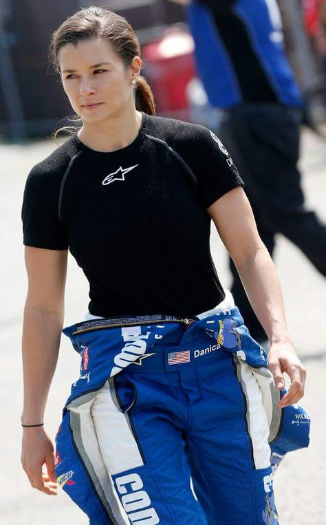 Female Racer Outfits, Racer Aesthetic Outfits, Racer Clothes, Woman Racer, Woman Car Racer Aesthetic, Female Racer Aesthetic, Racer Aesthetic, Racer Outfit, Nascar Outfit