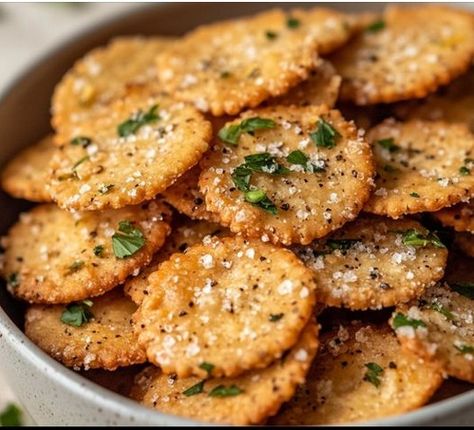 Garlic Bread Ritz Bits – Easy Family Recipes Garlic Bread Ritz Bitz, Garlic Ritz Bits Crackers, Garlic Bread Ritz Bites, Garlic Bread Bits, Crispy Garlic Bread Ritz Bits, Garlic Ritz Cracker Recipes, Savory Ritz Crackers Recipe, Garlic Ritz Crackers, Easy Ritz Cracker Snacks