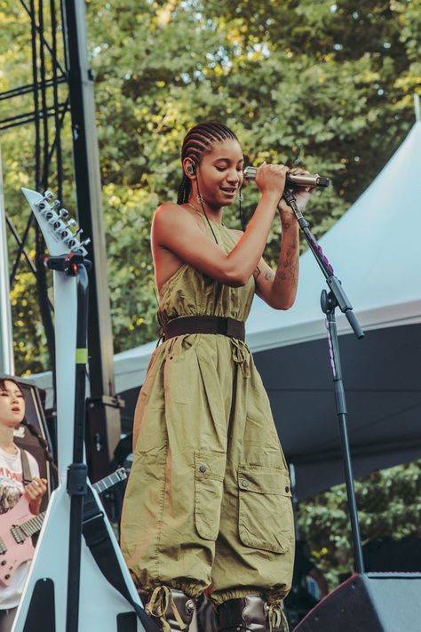 Small straight back cornrow braids, vacation braids, concert braid inspiration | Photo via Getty Images Braids Vacation, Braids 2023, Vacation Braids, New Braids, Reverse Braid, Cornrow Braids, Shave Her Head, Braid Inspiration, Willow Smith