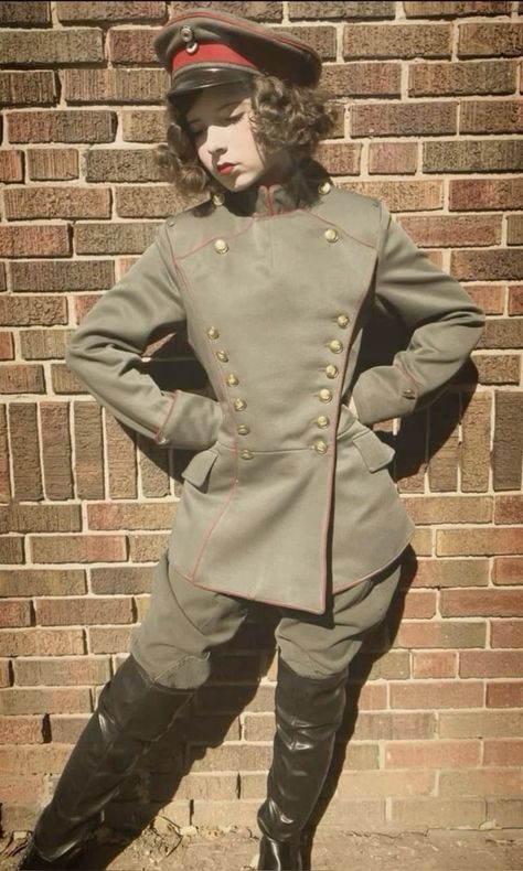 Soldier Girl, Female Military, Pilot Uniform, German Outfit, 1910s Fashion, German Uniforms, German History, Army Uniform, Military Outfit