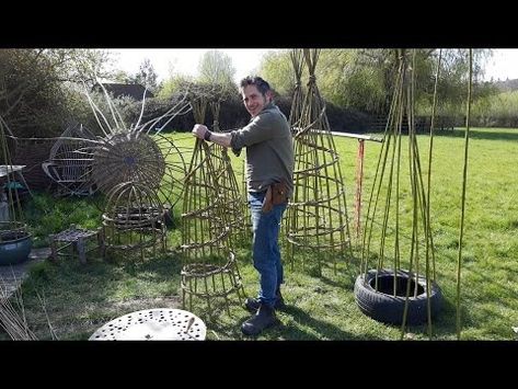 How to weave an obelisk with Dave Jackson The Stick Smith - YouTube Grapevine Weaving, Willow Statues, Woven Trellis, Willow Trees Garden, Plants For Planters, Pruning Apple Trees, Trellis Diy, Willow Fence, Obelisk Trellis