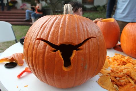 #Hookem! Cowboy Hat Pumpkin Carving, Cute Western Pumpkin Carving Ideas, Pumkin Carving Ideas Western, Pumpkin Carving Western, Pumpkin Carving Ideas Christian, Hunting Pumpkin Carving Ideas, Cowboy Pumpkin Carving Ideas, Pumpkin Carving Ideas Country, Pumpkin Carving Ideas Western