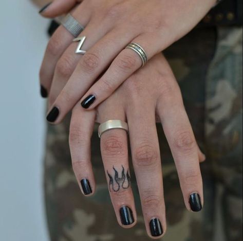 190+ Cool Knuckle Tattoos Ideas in 2023 - TattoosBoyGirl Flames Finger Tattoo, Fire Finger Tattoo, Flame Finger Tattoo, Pinky Tattoo, Blitz Tattoo, Middle Finger Tattoos, Tattoo Finger, Tan Tattoo, Knuckle Tattoos