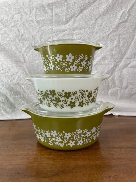 Vintage Pyrex Crazy Daisy Large Casseroles with Lids - Spring Blossom - Lidded Cinderella Casserole - 6 piece set by STLVintageMarket on Etsy Crazy Daisy Pyrex, Daisy Pyrex, Crazy Daisy, Pyrex Bowls, Nesting Bowls, Outdoor Lawn, Spring Blossom, Vintage Market, Vintage Pyrex