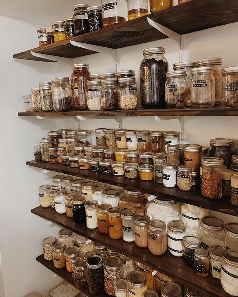 Pantry Small Kitchen Ideas, Crunchy Home Decor, Hobbitcore Kitchen, Herbalist Storage Ideas, At Home Apothecary, Cottagecore Pantry Aesthetic, Home Canning Aesthetic, Canning Pantry Aesthetic, Potion Spice Rack