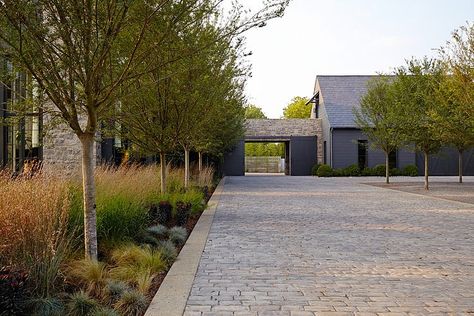 Nashville Residence by Bonadies Architects | HomeAdore Easy Landscaping, Landscape Plans, Traditional Landscape, Modern Barn, Farmhouse Exterior, Bournemouth, Modern Landscaping, Barn Style, Dundee