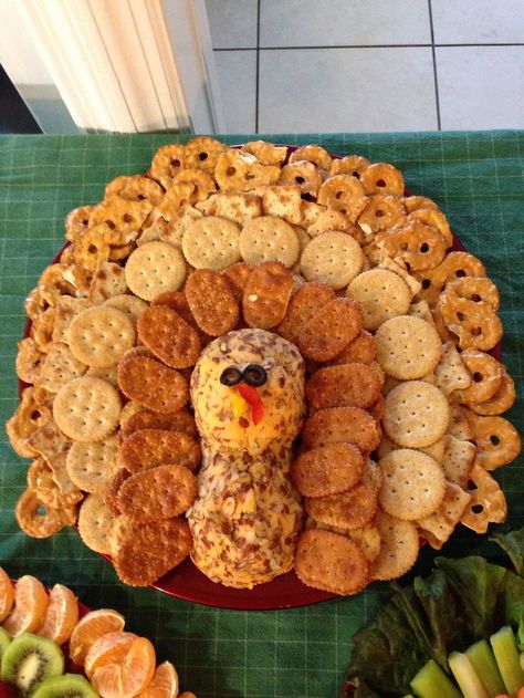 Cracker Platter, Thanksgiving Veggies, Cracker Tray, Thanksgiving Snacks, Turkey Cheese, Relish Trays, Thanksgiving Treats, Holiday Goodies, Turkey Recipe