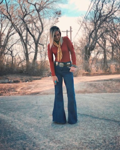 Bell Bottom Jeans Western, Ranchy Outfits, Red Flare Pants Outfit Western, Fall Western Bell Bottom Jeans, Red Bellbottoms, Western Style Mid-rise Denim Bottoms, Western Chic Fashion, Nfr Outfits, Cowgirl Style Outfits